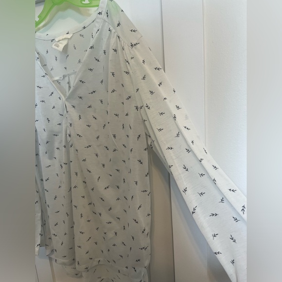 Hi, selling this breathtaking blouse for women in size M. - Picture 4 of 8